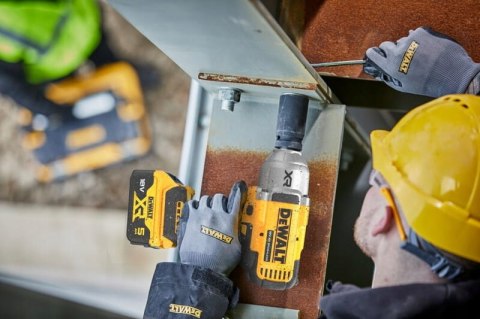 Akumulatorowy klucz udarowy 1/2", 1355Nm 18V Li-lon 2x5,0Ah DeWalt