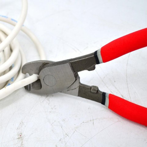 AWTOOLS SZCZYPCE DO CIĘCIA PRZEWODÓW 150mm AWTOOLS SZCZYPCE DO CIĘCIA PRZEWODÓW 150mm