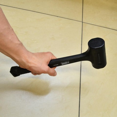 AWTOOLS MŁOTEK BEZODRZUTOWY FI=44,5mm, 740g BLACK LINE