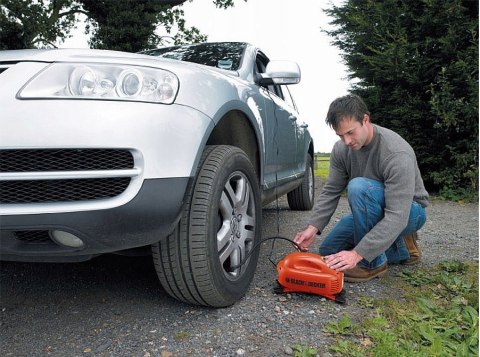 BLACK+DECKER KOMPRESOR 12V/8,3BAR ASI200